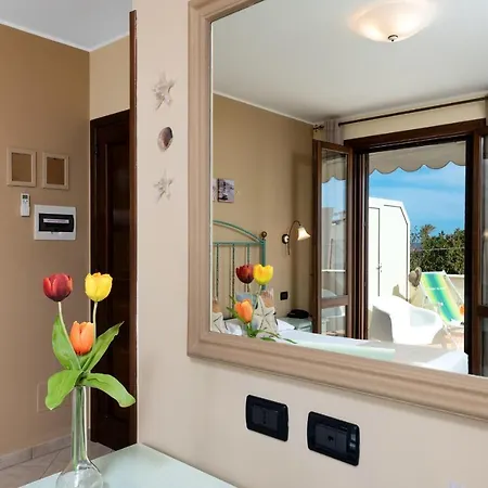 Baia Di Venere Hotel 2*